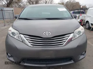 2015 Toyota Sienna XLE with VIN 5TDYK3DC6FS672329, listed as a IAAI auction lot 41908974 with 117,950 mi miles. Bid and sale history available at carsss.com. Image 12.