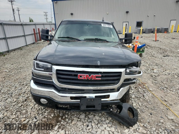 2005 GMC Sierra 2500HD SLE z VIN 1GTHK23U35F816096, wystawiony jako Copart lot #60911045 z przebiegiem 155 164 mil mil oraz Czysty tytuł • Clean title. Historia ofert i sprzedaży dostępna na DreamBid. Obrazek 5.