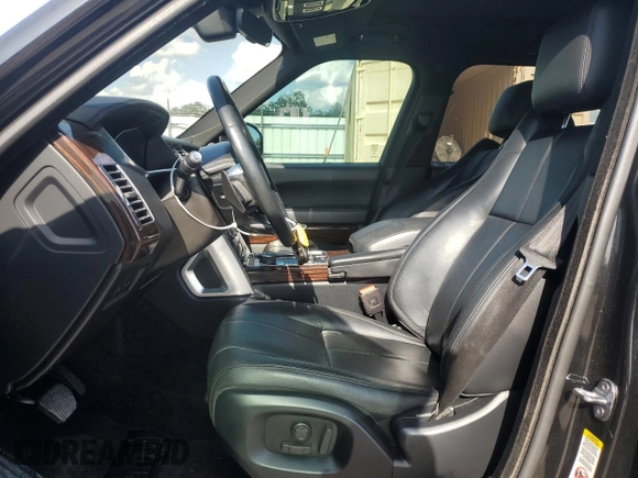 2017 Land Rover Range Rover z VIN SALGR2FK7HA325980, wystawiony jako Copart lot #62065225 z przebiegiem 95 284 mil mil oraz Czysty tytuł • Clean title. Historia ofert i sprzedaży dostępna na DreamBid. Obrazek 7.
