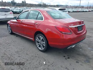 2021 Mercedes-Benz C 300 z VIN W1KWF8EB5MR622425, wystawiony jako IAAI lot #41664023 z przebiegiem 21 961 mil mil oraz . Historia ofert i sprzedaży dostępna na DreamBid. Obrazek 3.