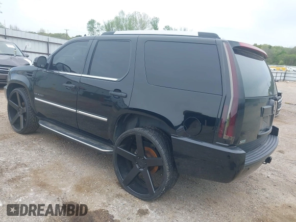 2010 Cadillac Escalade z VIN 1GYUCAEF1AR264105, wystawiony jako IAAI lot #41882488 z przebiegiem 190 113 mil mil oraz . Historia ofert i sprzedaży dostępna na DreamBid. Obrazek 3.