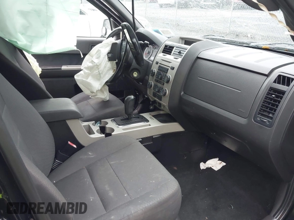 2010 Ford Escape XLT с VIN 1FMCU9DG7AKD41569, выставлен на аукционе IAAI как лот 42452292 с пробегом 126 978 миль миль и . История ставок и продаж доступна на DreamBid. Изображение 5.