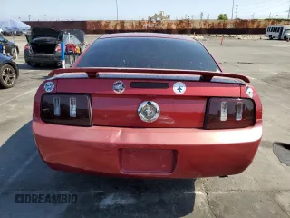 2007 Ford Mustang Deluxe z VIN 1ZVFT80N275333743, wystawiony jako Copart lot #59817145 z przebiegiem 207 762 mil mil oraz Szkoda całkowita • Salvage title. Historia ofert i sprzedaży dostępna na DreamBid. Obrazek 6.