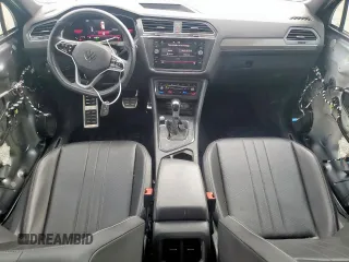 2022 Volkswagen Tiguan SE R-Line Black z VIN 3VVCB7AXXNM113777, wystawiony jako Copart lot #58150395 z przebiegiem 61 921 mil mil oraz Szkoda całkowita • Salvage title. Historia ofert i sprzedaży dostępna na DreamBid. Obrazek 8.
