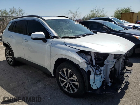 2022 Toyota Corolla Cross XLE z VIN 7MUDAABG7NV029746, wystawiony jako Copart lot #57632995 z przebiegiem 26 262 mil mil oraz Szkoda całkowita • Salvage title. Historia ofert i sprzedaży dostępna na DreamBid. Obrazek 4.