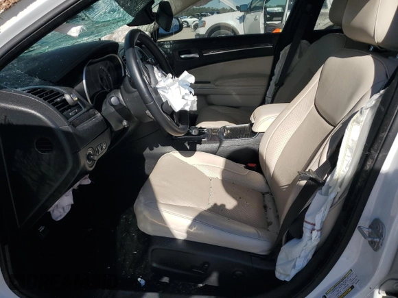 2022 Chrysler 300 Touring L with VIN 2C3CCADG1NH163135, listed as a Copart auction lot 84762584 with 40,688 mi miles and Salvage Title. Bid and sale history available at carsss.com. Image 7.