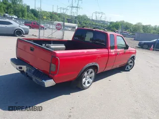 1998 Nissan Frontier XE z VIN 1N6DD26S2WC348803, wystawiony jako IAAI lot #42225770 z przebiegiem Nie podano mil oraz . Historia ofert i sprzedaży dostępna na DreamBid. Obrazek 4.