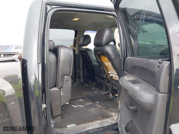 2010 Chevrolet Silverado 1500 LT with VIN 3GCRKSE38AG126152, listed as a IAAI auction lot 41399278 with 246,192 mi miles. Bid and sale history available at carsss.com. Image 8.