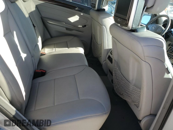 2010 Mercedes-Benz M 350 z VIN 4JGBB8GB6AA595906, wystawiony jako Copart lot #83924074 z przebiegiem 256 717 mil mil oraz Szkoda całkowita • Salvage title. Historia ofert i sprzedaży dostępna na DreamBid. Obrazek 11.