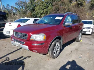 2013 Volvo XC90 Premier Plus z VIN YV4952CZ9D1652367, wystawiony jako IAAI lot #41331305 z przebiegiem 108 519 mil mil oraz . Historia ofert i sprzedaży dostępna na DreamBid. Obrazek 2.
