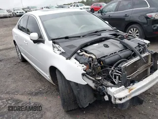 2008 Volvo S80 3.2L with VIN YV1AS982281072326, listed as a IAAI auction lot 41724652 with 204,466 mi miles. Bid and sale history available at carsss.com. Image 1.