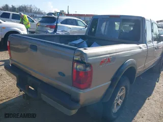 2005 Ford Ranger XLT with VIN 1FTZR45E35PA65898, listed as a IAAI auction lot 41820950 with 204,606 mi miles. Bid and sale history available at carsss.com. Image 15.