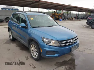 2017 Volkswagen Tiguan S z VIN WVGBV7AX5HK052590, wystawiony jako IAAI lot #41919607 z przebiegiem 130 817 mil mil oraz . Historia ofert i sprzedaży dostępna na DreamBid. Obrazek 1.