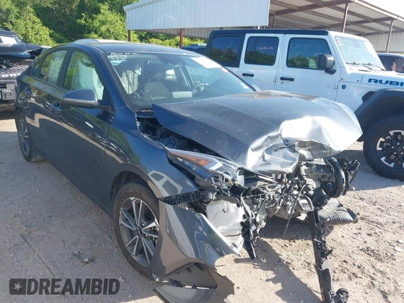 2024 Kia Forte LXS with VIN 3KPF24AD5RE768476, listed as a IAAI auction lot 41998948 with 28,716 mi miles and . Bid and sale history available at DreamBid. Image 1.