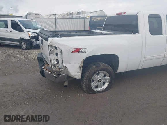 2009 Chevrolet Silverado 1500 with VIN 2GCEK390491107199, listed as a IAAI auction lot 40873335 with 129,417 mi miles and . Bid and sale history available at DreamBid. Image 6.