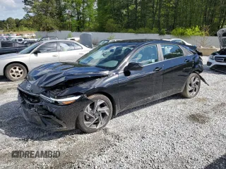 2025 Hyundai Elantra SEL Convenience z VIN KMHLS4DG0SU854600, wystawiony jako Copart lot #52884545 z przebiegiem 5 910 mil mil oraz Szkoda całkowita • Salvage title. Historia ofert i sprzedaży dostępna na DreamBid. Obrazek 1.
