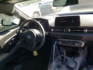 2022 Toyota Supra 3.0 z VIN WZ1DB0C05NW047232, wystawiony jako Copart lot #40346433 z przebiegiem 15 022 mil mil oraz . Historia ofert i sprzedaży dostępna na DreamBid. Obrazek 8.
