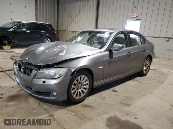 2009 BMW 3 Series 328i xDrive with VIN WBAPK53519A511752, listed as a Copart auction lot 60935025 with 129,307 mi miles and Salvage title. Bid and sale history available at DreamBid. Image 1.