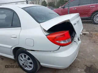 2005 Kia Rio with VIN KNADC125856400669, listed as a IAAI auction lot 41165059 with 181,338 mi miles. Bid and sale history available at carsss.com. Image 6.
