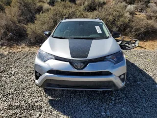 2018 Toyota RAV4 XLE with VIN 2T3RFREV0JW802429, listed as a Copart auction lot 49906515 with 53,544 mi miles and Salvage Title. Bid and sale history available at DreamBid. Image 5.