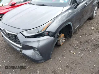 2021 Toyota Highlander L z VIN 5TDCZRBH6MS528171, wystawiony jako IAAI lot #40330366 z przebiegiem 75 297 mil mil oraz . Historia ofert i sprzedaży dostępna na DreamBid. Obrazek 6.