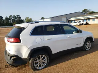 2018 Jeep Cherokee Latitude Plus with VIN 1C4PJLLB0JD534927, listed as a Copart auction lot 51090415 with 166,244 mi miles and Salvage Title. Bid and sale history available at carsss.com. Image 3.