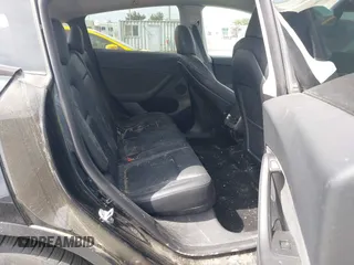 2022 Tesla Model Y Performance z VIN 7SAYGDEF5NF546680, wystawiony jako IAAI lot #42229359 z przebiegiem 55 597 mil mil oraz . Historia ofert i sprzedaży dostępna na DreamBid. Obrazek 8.