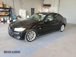 2011 BMW 3 Series 328i z VIN WBAPH7C52BE850089, wystawiony jako Copart lot #60045065 z przebiegiem Nie podano mil oraz Szkoda całkowita • Salvage title. Historia ofert i sprzedaży dostępna na DreamBid. Obrazek 1.