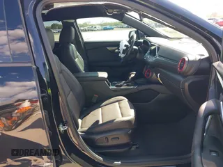 2022 Chevrolet Blazer RS z VIN 3GNKBERS3NS201645, wystawiony jako IAAI lot #42236399 z przebiegiem 24 218 mil mil oraz . Historia ofert i sprzedaży dostępna na DreamBid. Obrazek 5.