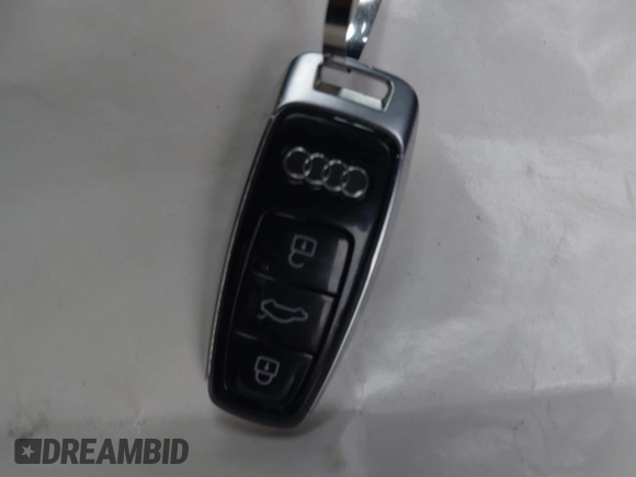 2019 Audi Q8 Prestige z VIN WA1FVAF13KD019245, wystawiony jako IAAI lot #42194524 z przebiegiem 74 703 mil mil oraz . Historia ofert i sprzedaży dostępna na DreamBid. Obrazek 11.