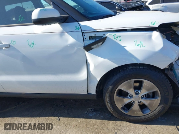 2014 Kia Soul with VIN KNDJN2A27E7089016, listed as a IAAI auction lot 40994947 with 143,939 mi miles. Bid and sale history available at carsss.com. Image 12.