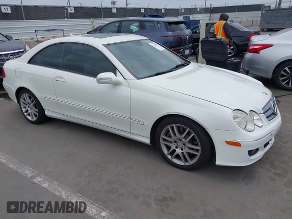 2008 Mercedes-Benz CLK 350 с VIN WDBTJ56H38F241787, выставлен на аукционе IAAI как лот 42184829 с пробегом 97 818 миль миль и . История ставок и продаж доступна на DreamBid. Изображение 1.