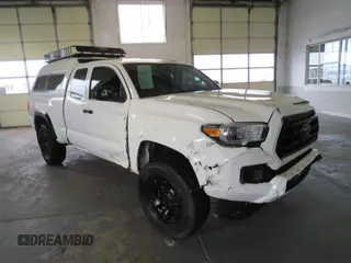 2022 Toyota Tacoma SR с VIN 3TYSZ5AN9NT058042, выставлен на аукционе Copart как лот 77481834 с пробегом 25 943 миль миль и Списание • Salvage title. История ставок и продаж доступна на DreamBid. Изображение 1.