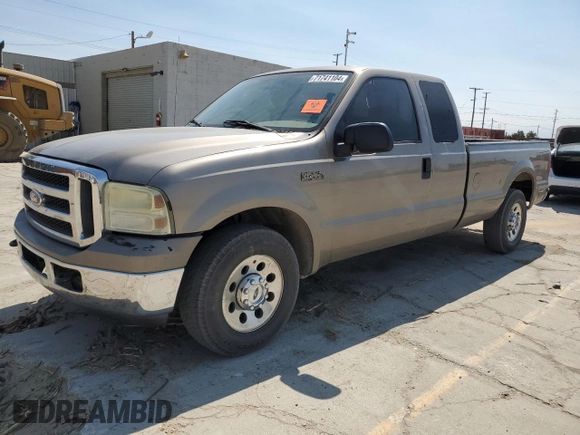 2005 Ford Super Duty F-250 XL with VIN 1FTSX205X5EA72216, listed as a Copart auction lot 71741104 with 217,205 mi miles and Salvage Title. Bid and sale history available at carsss.com. Image 1.
