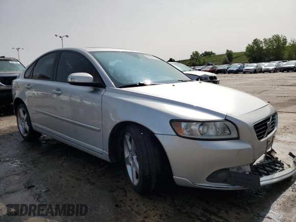 2008 Volvo S40 2.4L z VIN YV1MS390682382013, wystawiony jako Copart lot #58504335 z przebiegiem 93 187 mil mil oraz Szkoda całkowita • Salvage title. Historia ofert i sprzedaży dostępna na DreamBid. Obrazek 4.