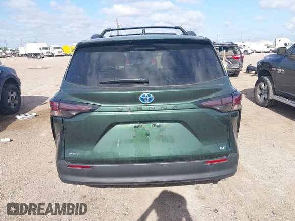 2025 Toyota Sienna LE z VIN 5TDKRKEC2SS233830, wystawiony jako IAAI lot #42012062 z przebiegiem 2 451 mil mil oraz . Historia ofert i sprzedaży dostępna na DreamBid. Obrazek 16.
