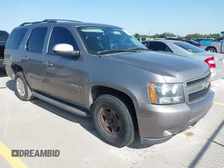2009 Chevrolet Tahoe 2LT z VIN 1GNEC23399R235642, wystawiony jako IAAI lot #42132562 z przebiegiem 245 205 mil mil oraz . Historia ofert i sprzedaży dostępna na DreamBid. Obrazek 1.