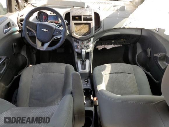 2014 Chevrolet Sonic LS z VIN 1G1JA5SH0E4131777, wystawiony jako Copart lot #65558225 z przebiegiem 136 704 mil mil oraz Szkoda całkowita • Salvage title. Historia ofert i sprzedaży dostępna na DreamBid. Obrazek 8.