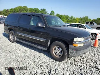 2003 Chevrolet Suburban Z71 z VIN 3GNFK16Z33G137747, wystawiony jako Copart lot #55563055 z przebiegiem 224 502 mil mil oraz Szkoda całkowita • Salvage title. Historia ofert i sprzedaży dostępna na DreamBid. Obrazek 4.