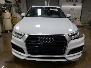 2018 Audi Q3 Premium Plus with VIN WA1JCCFS9JR031115, listed as a Copart auction lot 39580513 with 32,800 mi miles. Bid and sale history available at carsss.com. Image 5.