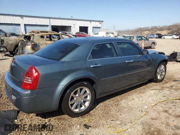 2006 Chrysler 300 C with VIN 2C3KA63H86H197759, listed as a Copart auction lot 48967805 with 89,556 mi miles and Salvage Title. Bid and sale history available at carsss.com. Image 3.