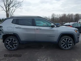 2018 Jeep Compass Limited with VIN 3C4NJDCB4JT400252, listed as a IAAI auction lot 41838268 with 31,407 mi miles. Bid and sale history available at carsss.com. Image 14.