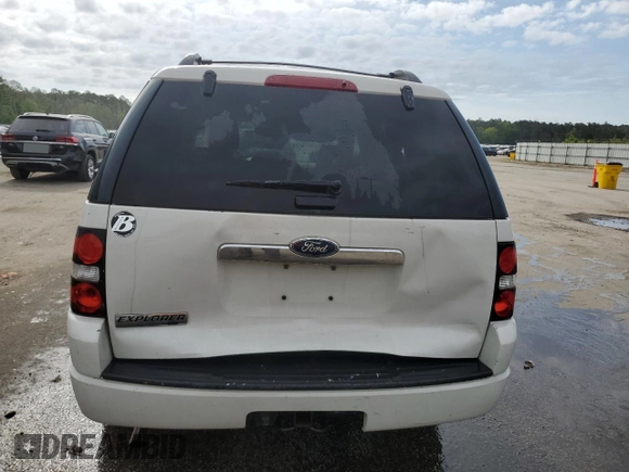 2010 Ford Explorer XLT z VIN 1FMEU6DE2AUA60922, wystawiony jako Copart lot #53332555 z przebiegiem 239 061 mil mil oraz Szkoda całkowita • Salvage title. Historia ofert i sprzedaży dostępna na DreamBid. Obrazek 6.