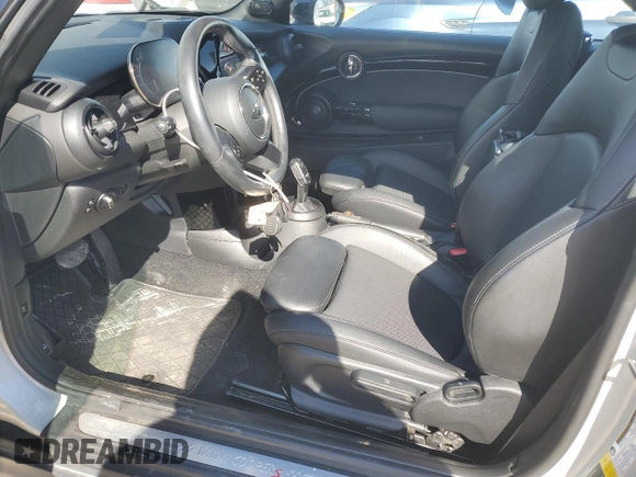 2022 MINI Convertible Cooper S с VIN WMW43DL00N3N52368, выставлен на аукционе Copart как лот 45111325 с пробегом 31 988 миль миль и Списание • Salvage title. История ставок и продаж доступна на DreamBid. Изображение 7.
