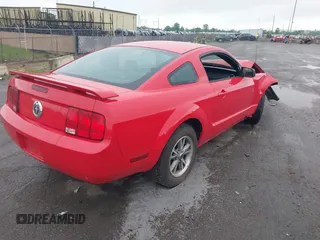 2005 Ford Mustang Deluxe with VIN 1ZVFT80N555110559, listed as a IAAI auction lot 42320778 with 117,594 mi miles and . Bid and sale history available at DreamBid. Image 4.