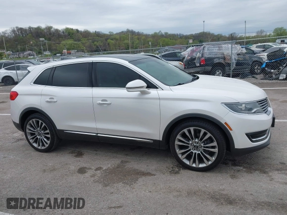2016 Lincoln MKX Reserve with VIN 2LMTJ6LR3GBL37889, listed as a IAAI auction lot 41951540 with 43,644 mi miles. Bid and sale history available at carsss.com. Image 13.