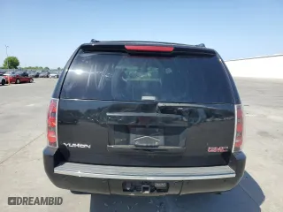 2007 GMC Yukon Denali with VIN 1GKFK638X7J306057, listed as a Copart auction lot 54440305 with 266,048 mi miles and Clean Title. Bid and sale history available at carsss.com. Image 6.