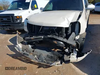 2013 Cadillac Escalade Premium with VIN 1GYS4CEF4DR159529, listed as a IAAI auction lot 41363154 with 204,993 mi miles. Bid and sale history available at carsss.com. Image 6.