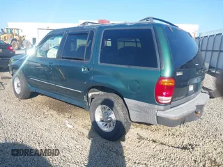 2000 Ford Explorer XLS z VIN 1FMZU62X3YUB73486, wystawiony jako IAAI lot #42542833 z przebiegiem 241 572 mil mil oraz . Historia ofert i sprzedaży dostępna na DreamBid. Obrazek 3.