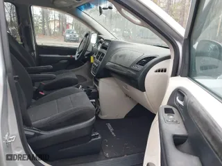 2012 Dodge Grand Caravan SE with VIN 2C4RDGBG0CR349524, listed as a IAAI auction lot 41879846 with 175,216 mi miles. Bid and sale history available at carsss.com. Image 5.
